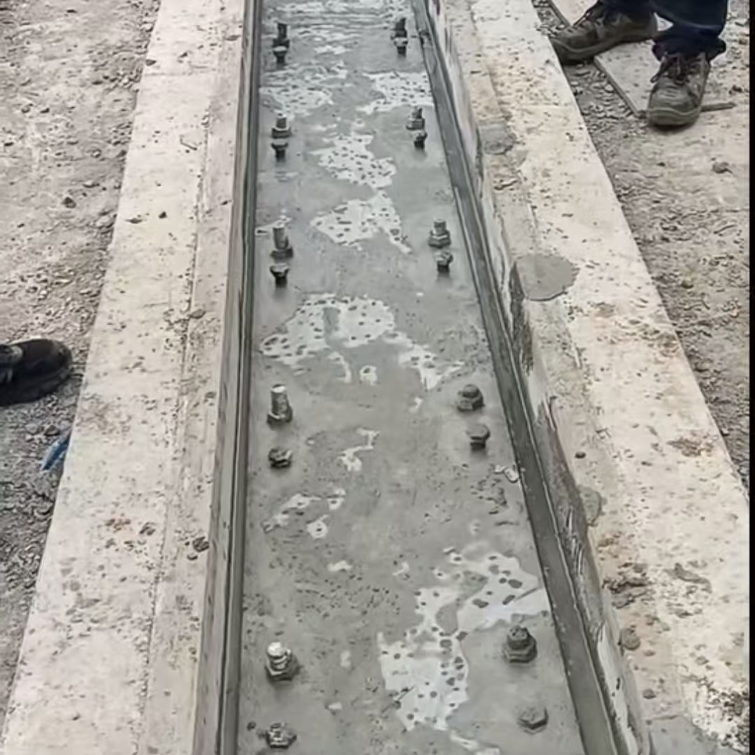 长寿港口码头起重机龙门吊重型机械设备稳固用早强快凝轨道胶泥
